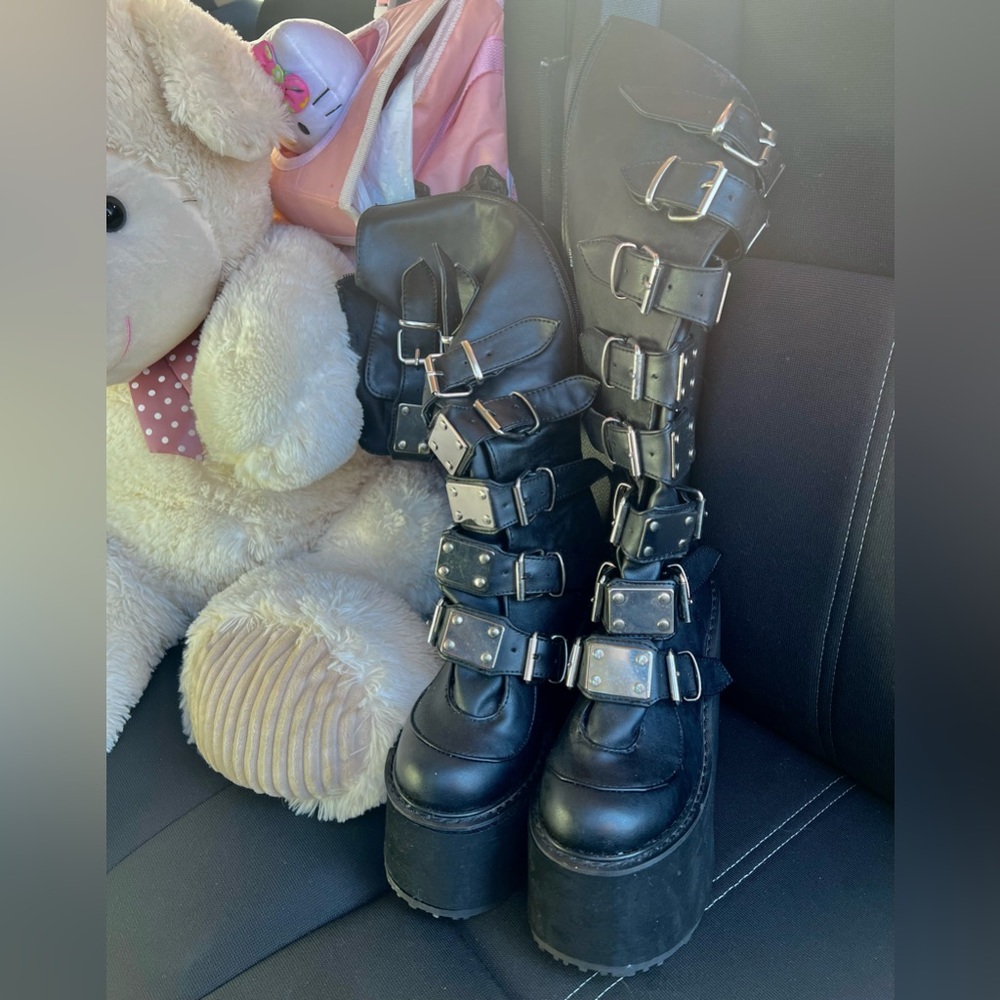 Emo platforms from dolls kill, Size 6. Only worn out once. Trinity Boots.